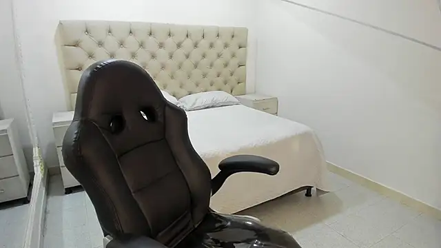 JhoanLeandro online show from November 14, 5:32 am