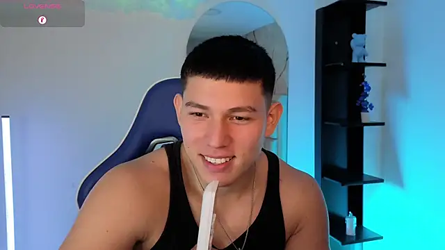 JamesCr  online show from June 4, 2:34 pm