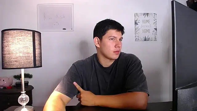 Snapshot of JamesCr_ chatting on October 15, 1:57 am JamesCr online show from October 15, 1:57 am