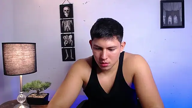 JamesCr  online show from November 8, 2:04 am