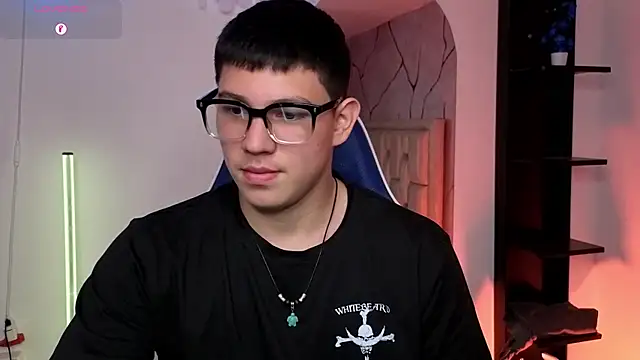 JamesCr  online show from July 22, 12:41 pm