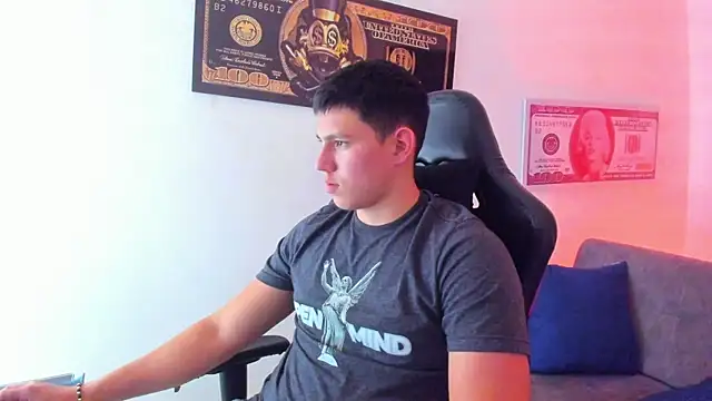 Snapshot of JamesCr_ chatting on March 3, 8:07 pm JamesCr online show from March 3, 8:07 pm