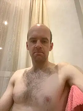 LynnAhNight online show from November 5, 3:30 am