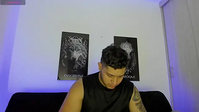 JohanSmith online show from October 31, 12:23 am