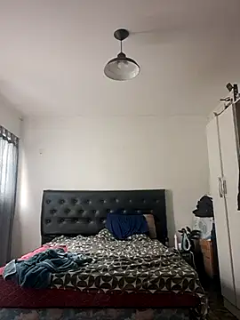 liamlara online show from February 24, 6:26 pm