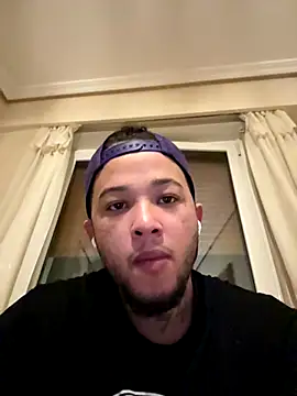 yeiyei oficial online show from November 27, 6:00 pm