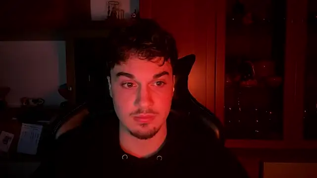 NaplesGuy04 online show from February 18, 10:58 pm