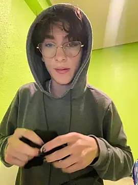 stormmart18 online show from February 9, 7:41 pm