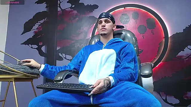 Dirty Kingg online show from October 30, 7:48 pm