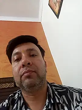 innocentboy1987 online show from April 16, 6:24 am