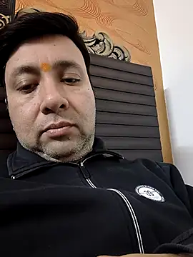 innocentboy1987 online show from February 13, 5:24 am