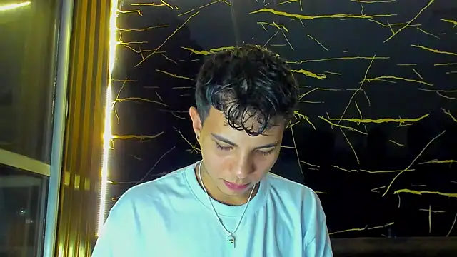 Alessandro 1610 online show from April 17, 5:10 am