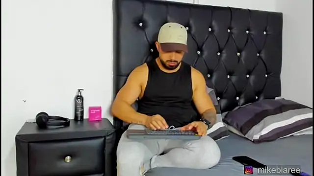 mikeblaree online show from February 12, 7:09 pm