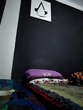 Snapshot of Adem_usr chatting on February 21, 9:11 pm Adem usr online show from February 21, 9:11 pm