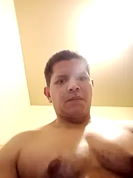 Snapshot of machoactivo1 chatting on February 16, 9:26 am machoactivo1 online show from February 16, 9:26 am