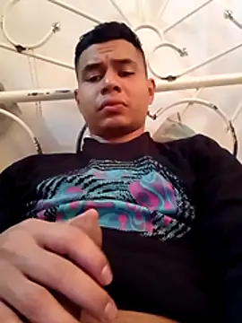 Gomez123476 online show from April 25, 9:12 pm