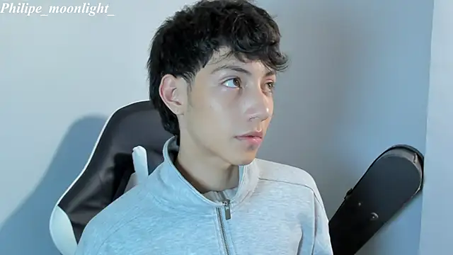 philipe moonlight  online show from February 20, 7:45 am