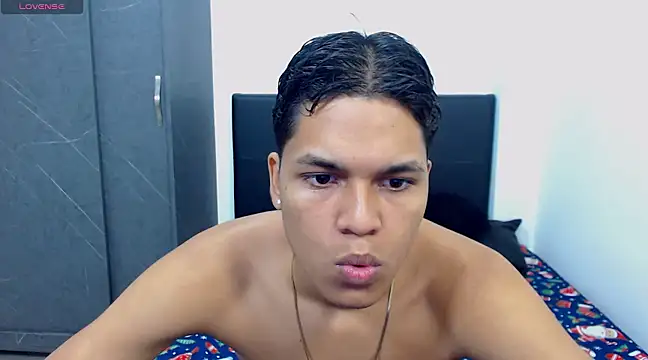 David Gil19 online show from March 13, 3:33 am