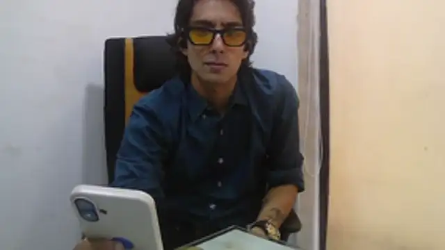 degenluv online show from June 17, 8:49 am