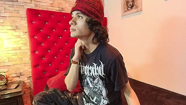 sc0rpius  online show from March 12, 7:49 pm