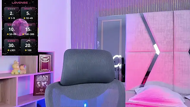 JacobRoberts1 online show from December 3, 8:59 pm