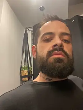 guccititi online show from November 1, 3:32 am