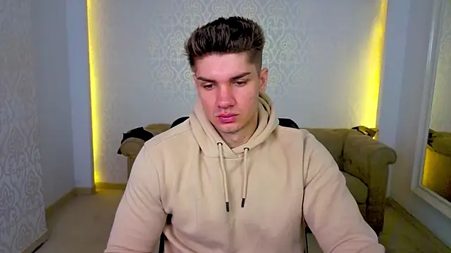 MaxKaiden online show from April 21, 5:24 am