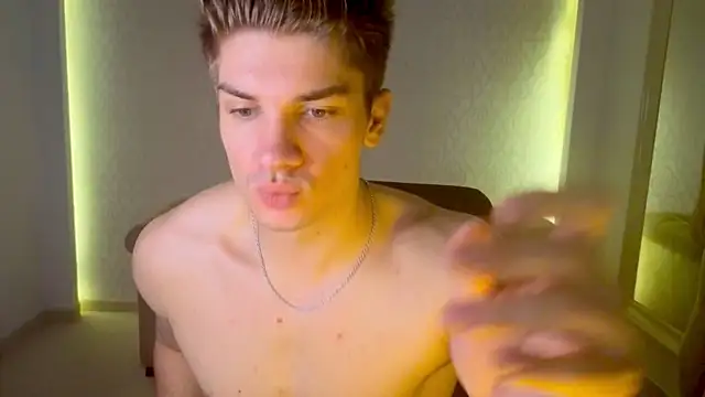 MaxKaiden online show from June 5, 4:06 am