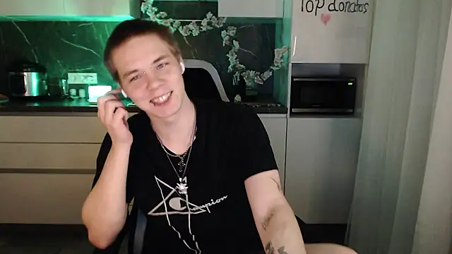 yourlildemon online show from March 21, 5:17 pm