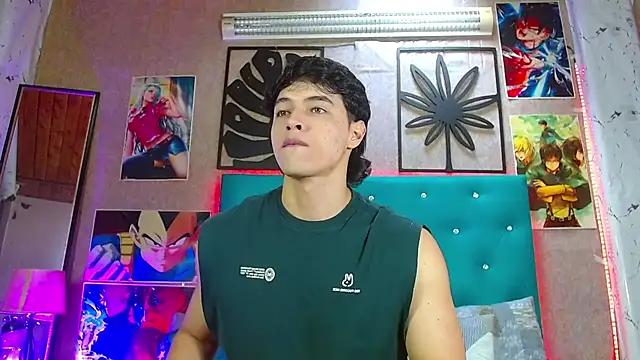 LiamAndrewzz online show from December 17, 8:04 pm