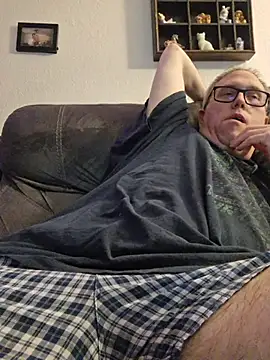 Smallone327 online show from April 13, 3:51 am