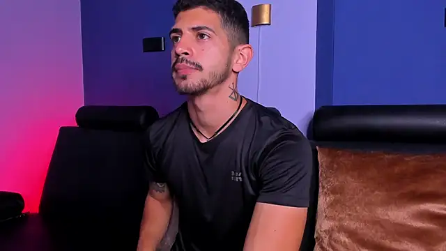 AlejandroStormm online show from December 2, 7:39 pm