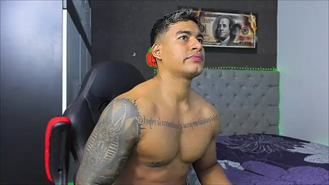 luigi hot  online show from October 20, 5:39 pm