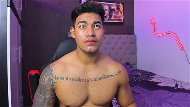 luigi hot  online show from January 15, 5:26 pm