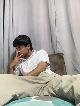 Erickhotddjots online show from February 9, 7:13 am