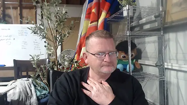 Randomoldguy615 online show from March 18, 12:19 am