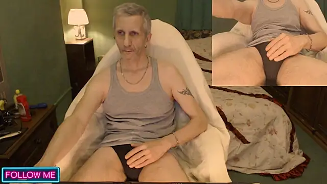 maxdaddy690 online show from December 2, 9:04 pm