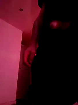 Snapshot of beelzeboobek chatting on October 10, 2:33 pm beelzeboobek online show from October 10, 2:33 pm