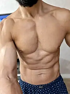 juniortche1313 online show from March 26, 2:37 am