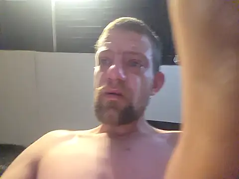 billcracky online show from August 4, 9:30 pm