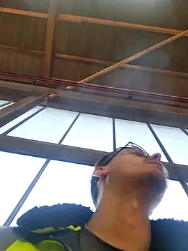 luckyluuk25 online show from March 5, 12:23 pm