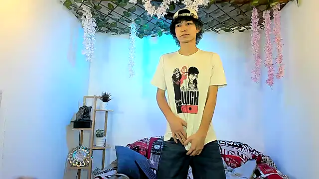 Maxxi hot23 online show from January 19, 2:30 pm