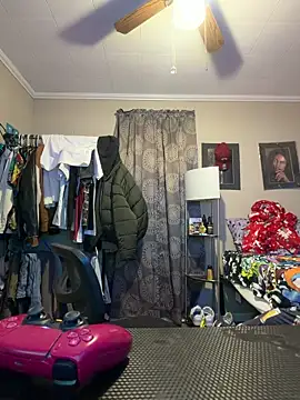 papiVilla23 online show from February 4, 5:24 am