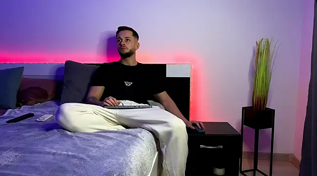 Snapshot of nicholasX1 chatting on March 12, 8:52 pm nicholasX1 online show from March 12, 8:52 pm