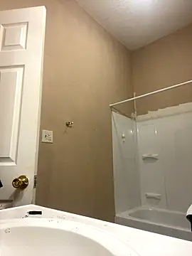 datlongone online show from November 12, 10:32 am