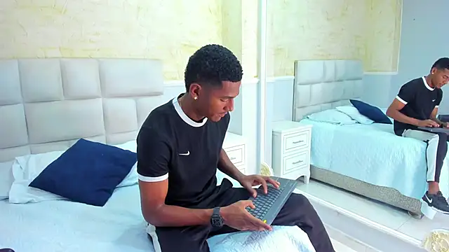 Snapshot of LexiAndDeker chatting on September 20, 7:36 pm LexiAndDeker online show from September 20, 7:36 pm