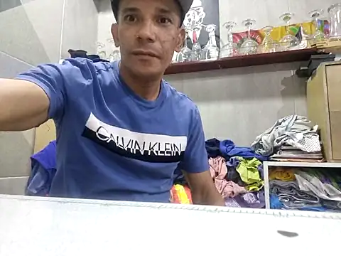 karlossan24 online show from October 13, 6:52 am