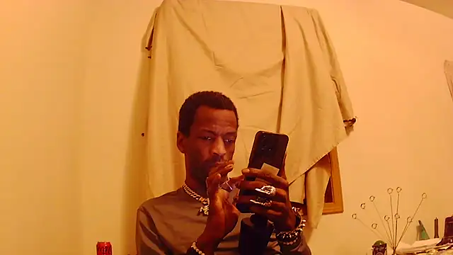 BadazzRXL online show from December 4, 6:20 am