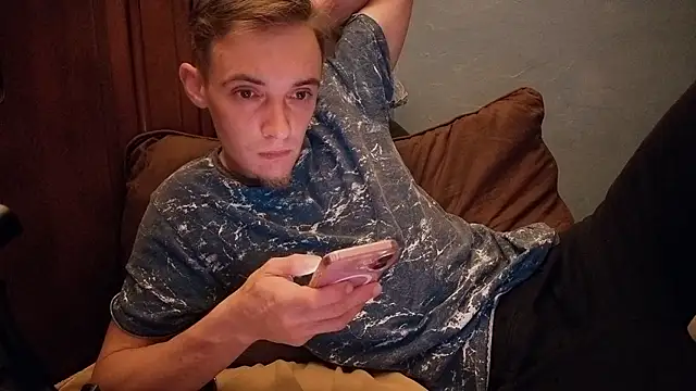 Ilovepussy1911 online show from March 25, 8:51 am