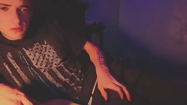 Ilovepussy1911 online show from April 17, 1:41 am